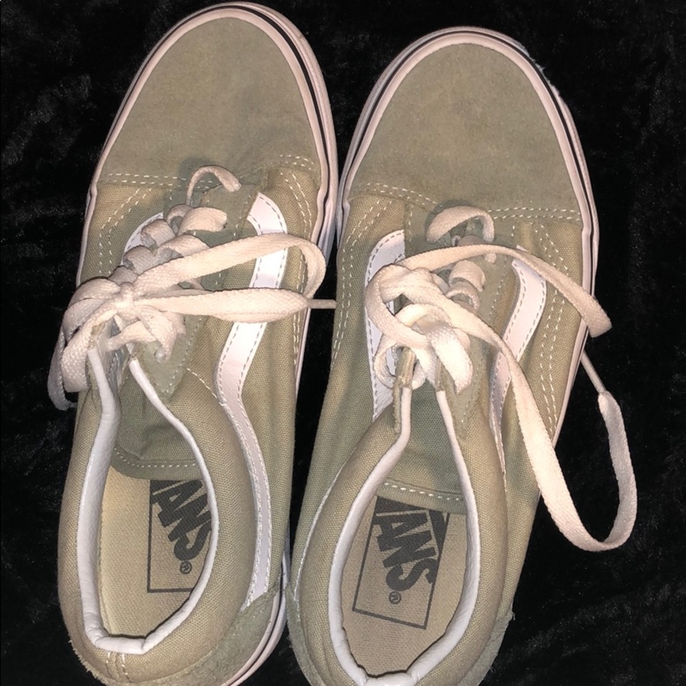 Vans - Picture 2 of 5